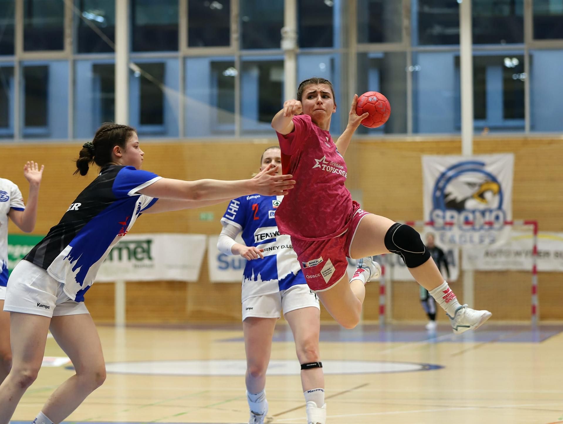 Mia Emmenegger im Spiel gegen GC Amicitia Zürich 